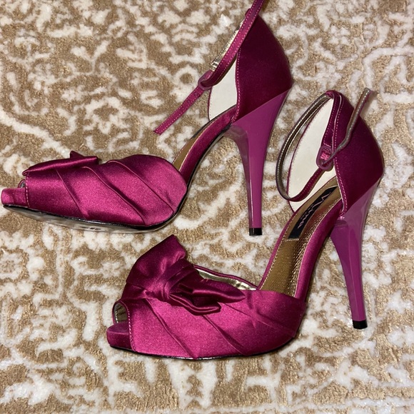 Nina Magenta Satin Bow Peep Toe Pumps - Picture 7 of 9